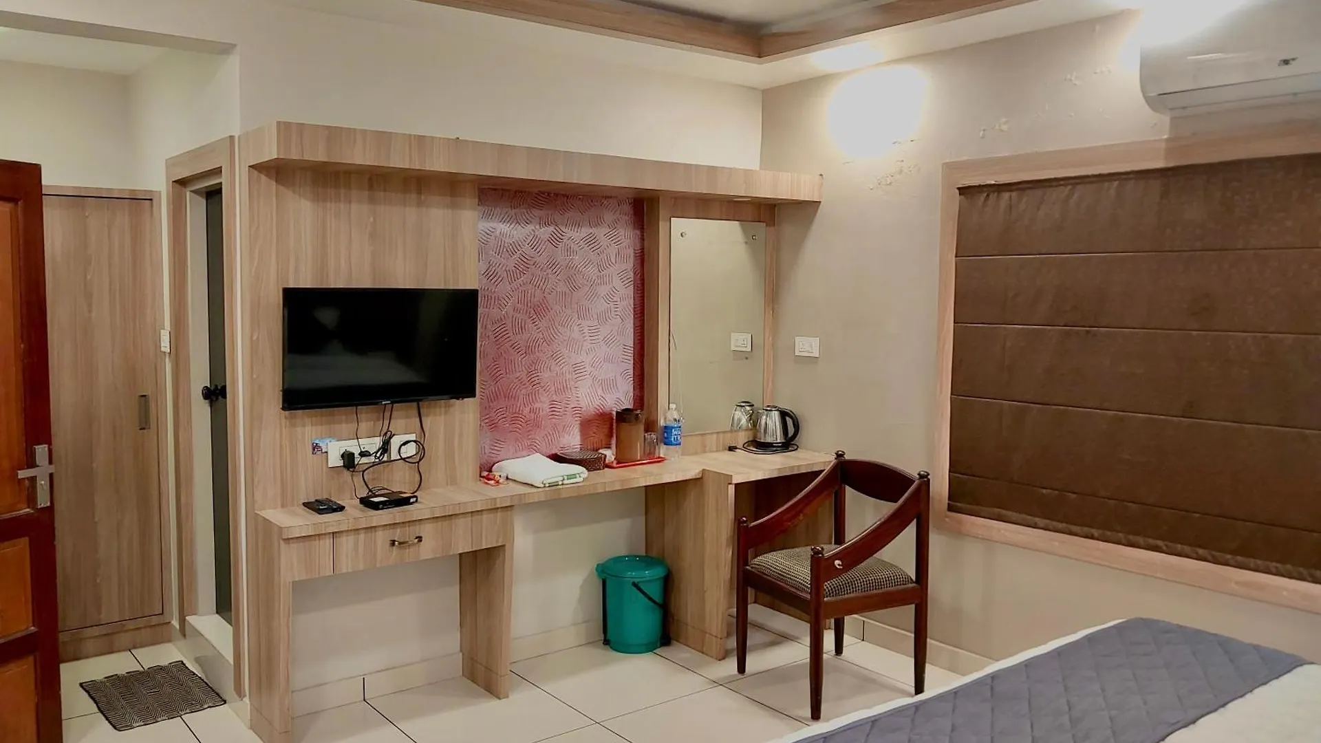 Hotel Royal Wings Elūr Inde